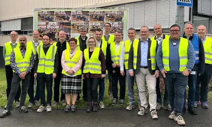 AZuR delegation impressed by Michelin retreading plant