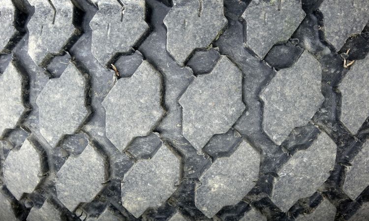 New Zealand’s authorities continue clean-up of huge tire stockpile in Canterbury